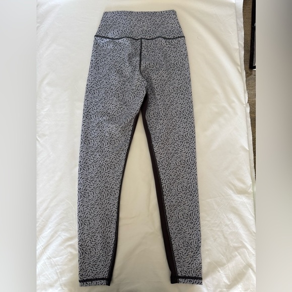 ALLFENIX Powder Cheetah 7/8 Legging and Sports Bra Set, New with Tags - Picture 9 of 14